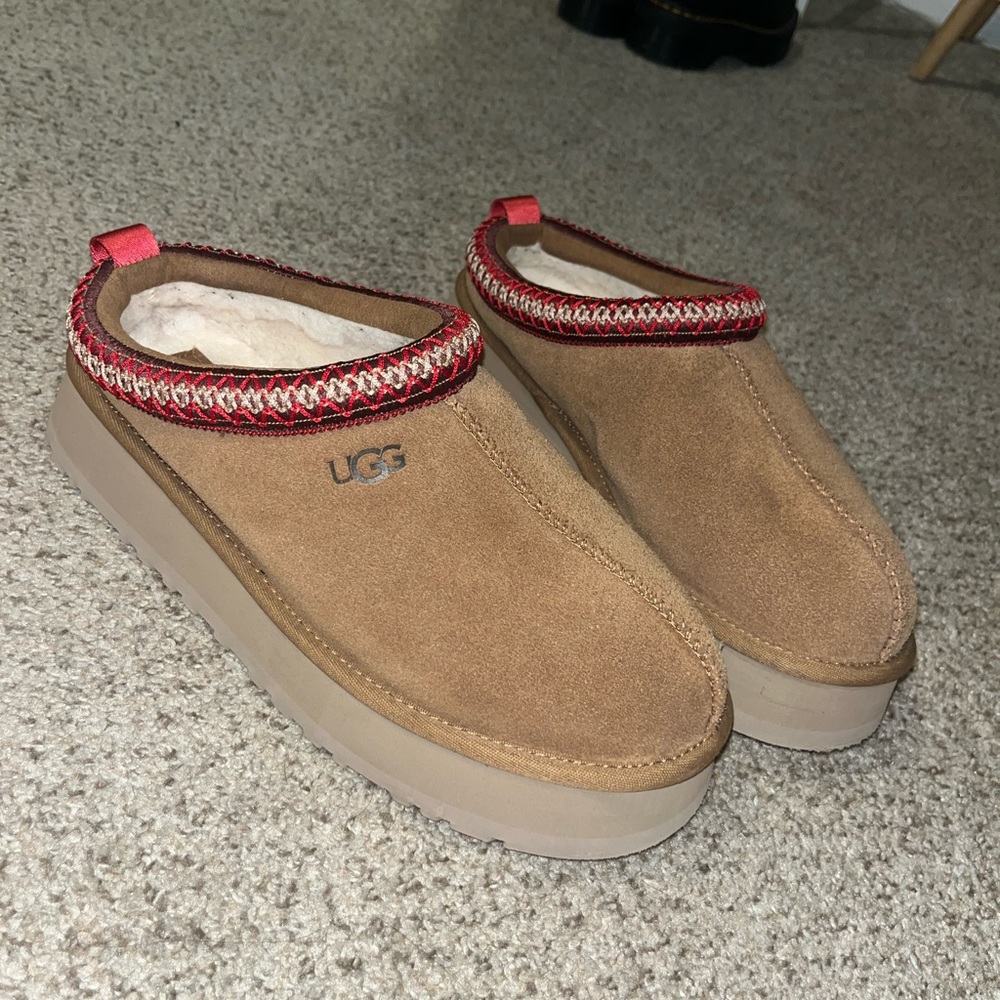 UGG Tazz Platform Slippers Women’s Size 10